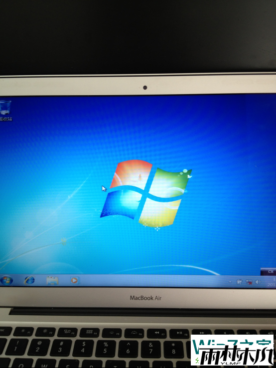 苹果Macbook Air安装<a href='http://www.xitongge.com/win7/' target='_blank'><u>Win7系统</u></a> 苹果Macbook Air安装<a href='http://www.xitongge.com/win7/' target='_blank'><u>Win7系统</u></a>